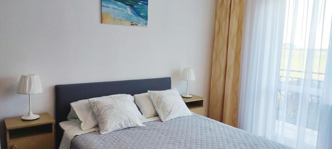 Korador Appartement Ostrowo  Buitenkant foto