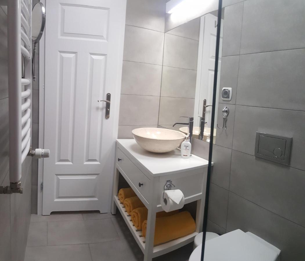 Korador Appartement Ostrowo  Buitenkant foto